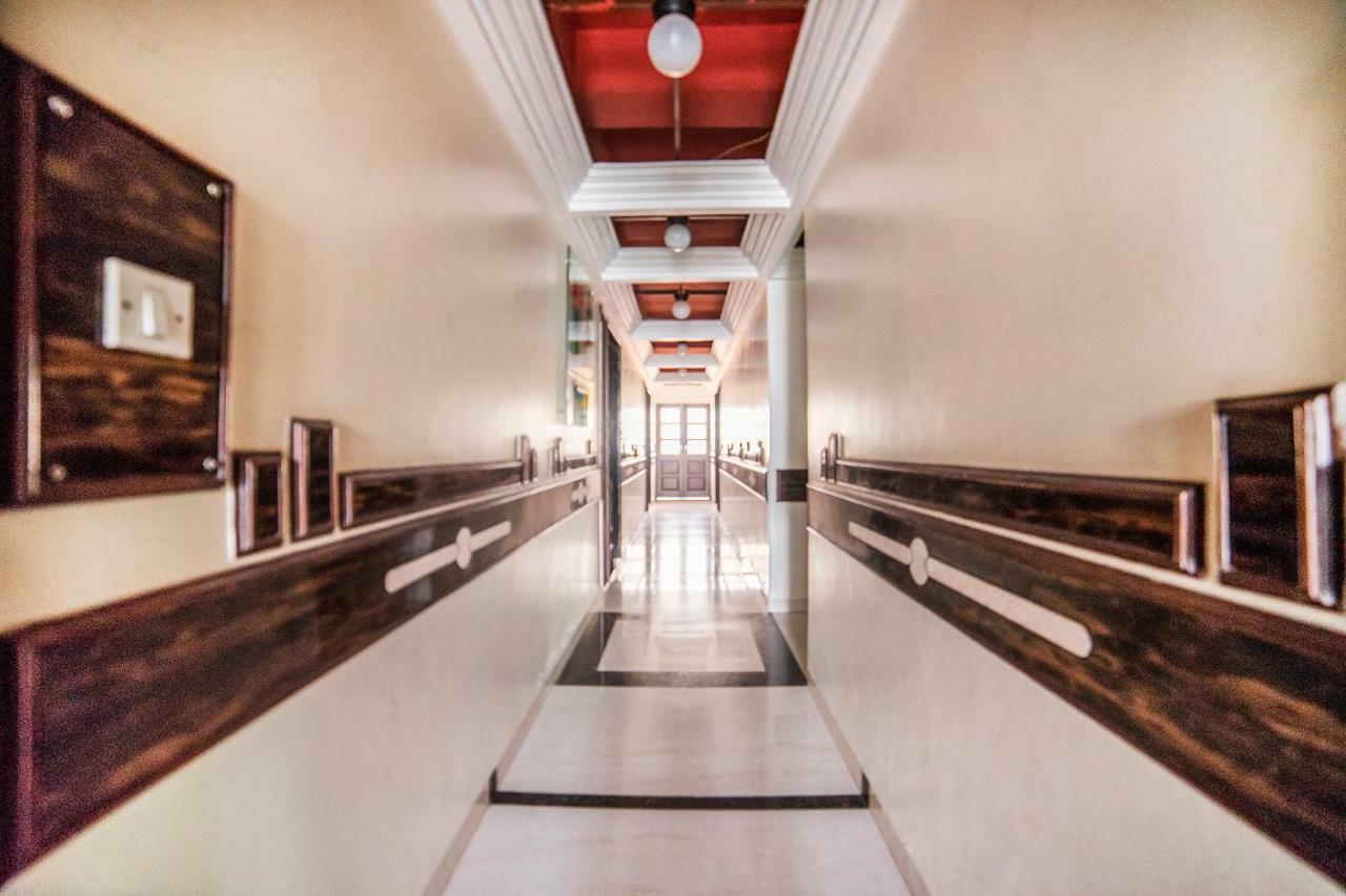 Fabhotel Santoor Geeta Bhawan Square Indore Exterior foto